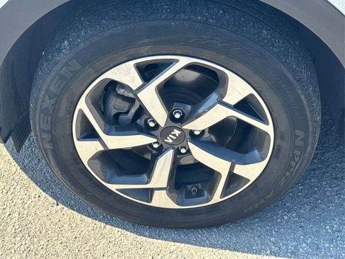 Used 2020 Kia Sportage LX image 15