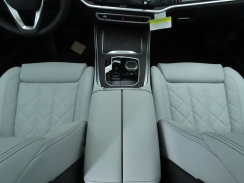 Used 2026 BMW X5 sDrive40i w/ Climate Comfort Package RWD image 18