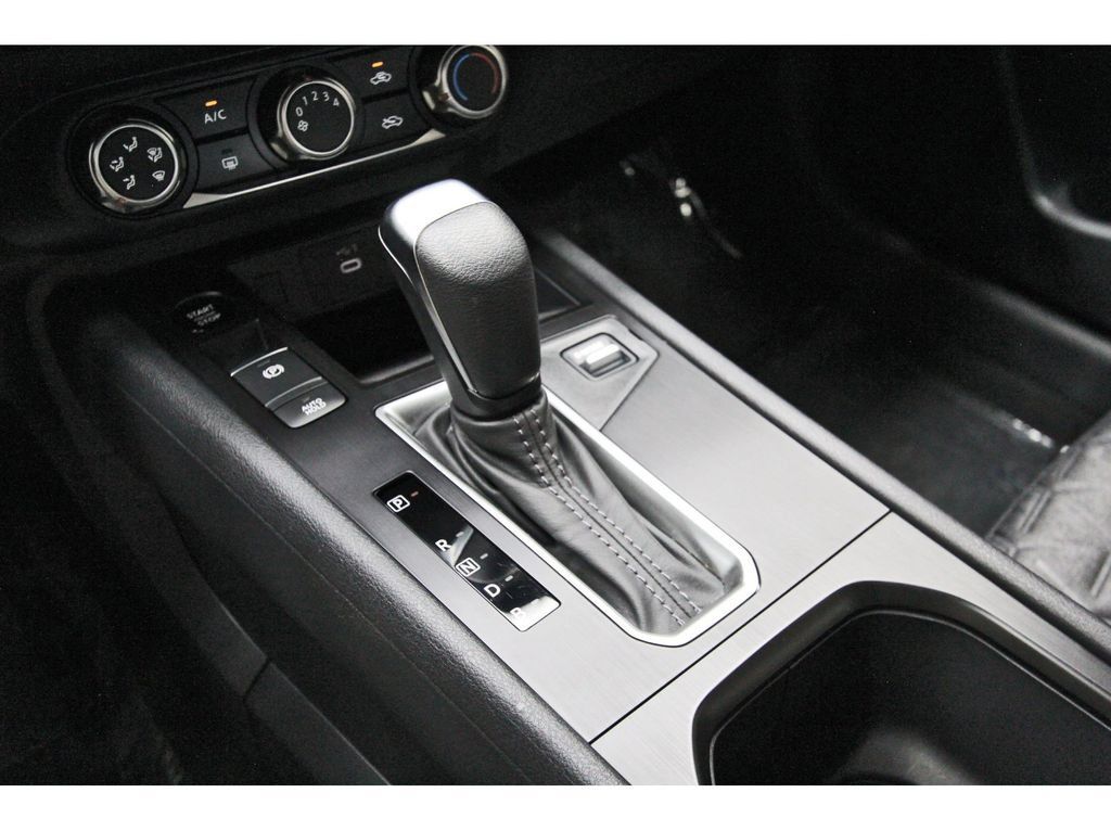 Used 2025 Nissan Kicks SV FWD image 26
