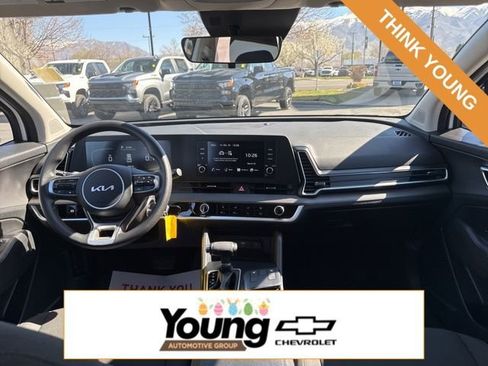Used 2025 Kia Sportage LX image 12