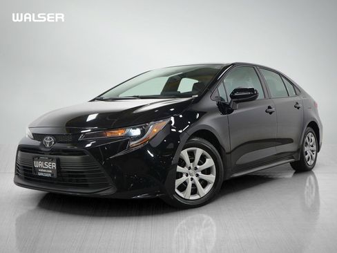 Used 2024 Toyota Corolla LE image 1