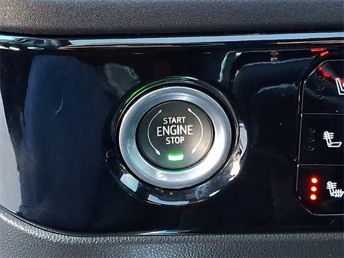 Used 2023 GMC Sierra 1500 SLT w/ SLT Premium Package image 26