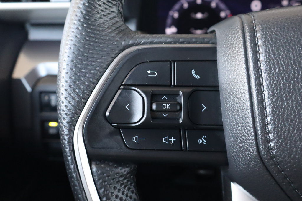 Used 2025 Toyota Tacoma TRD Off-Road AWD/4WD image 19