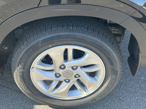 New 2025 Hyundai Venue SE image 17