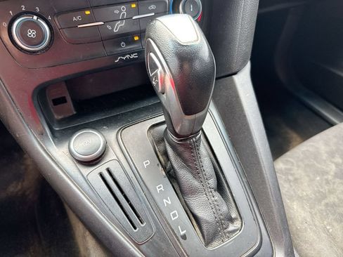 Used 2016 Ford Focus SE FWD image 17