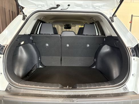 Certified 2024 Toyota Corolla Cross LE image 31