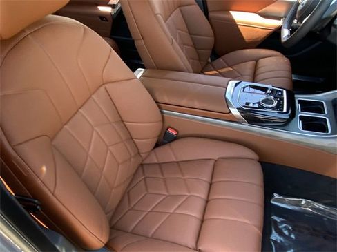 New 2025 BMW i7 xDrive60 image 11