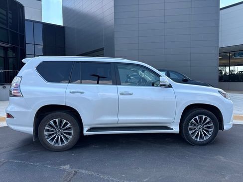 Used 2020 Lexus GX 460 Luxury w/ Accessory Package AWD/4WD image 4