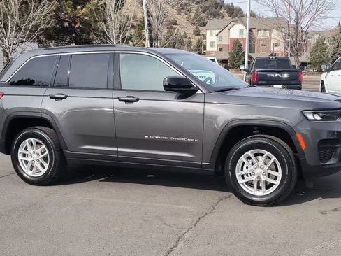 New 2026 Jeep Grand Cherokee Laredo X image 2