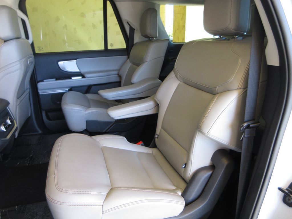 Certified 2025 Ford Expedition Max Active RWD image 23