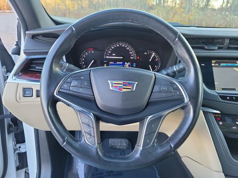 Used 2019 Cadillac XT5 Premium Luxury image 21