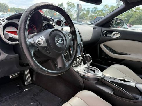 Used 2009 Nissan 370Z Touring w/ Aerodynamics Pkg RWD image 25