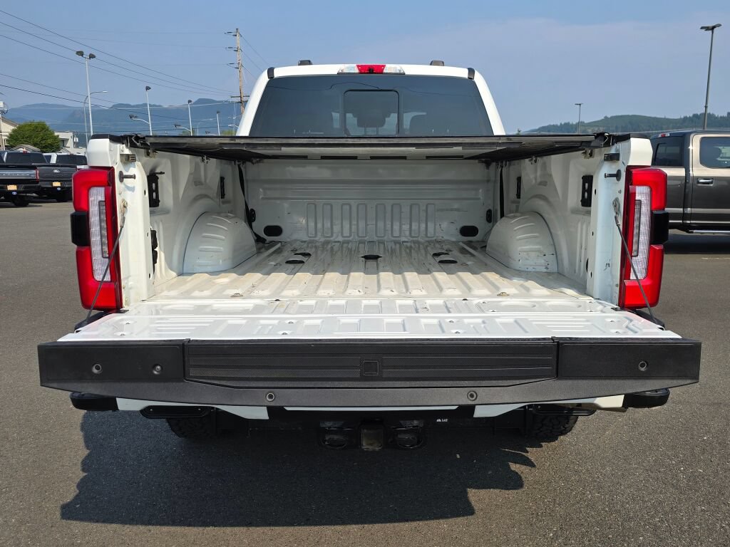 Used 2024 Ford F350 Platinum AWD/4WD image 9