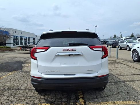 Used 2023 GMC Terrain SLE w/ Driver Convenience Package image 6