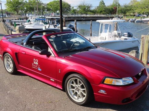 Used 1999 Ford Mustang Cobra RWD image 19