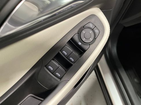 Used 2024 Buick Encore GX Preferred w/ Comfort Package AWD/4WD image 16