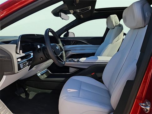 New 2025 Cadillac Lyriq Sport image 25