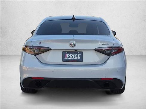 Used 2025 Alfa Romeo Giulia w/ Veloce Package Rwd image 7