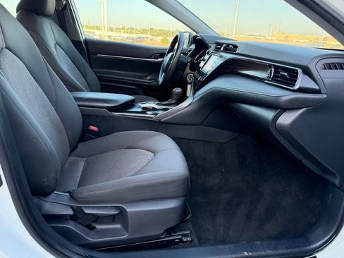 Used 2020 Toyota Camry LE AWD/4WD image 32