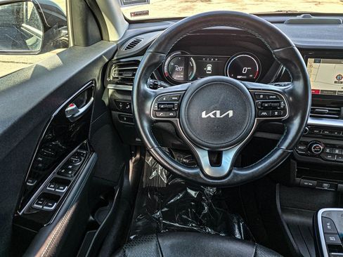 Used 2022 Kia Niro EX Premium w/ Cold Weather Package image 33