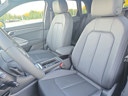 New 2025 Audi Q3 2.0T Premium image 15