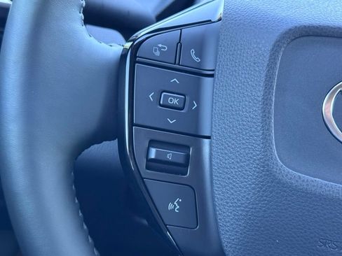 Used 2024 Toyota Prius Limited FWD image 9