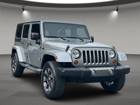 Used 2013 Jeep Wrangler Unlimited Sport AWD/4WD image 4