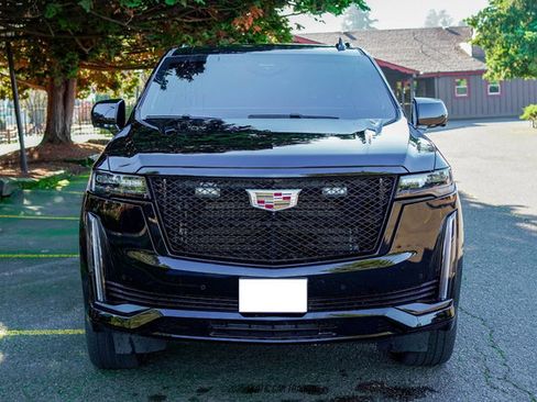 Used 2023 Cadillac Escalade ESV Sport Platinum image 13