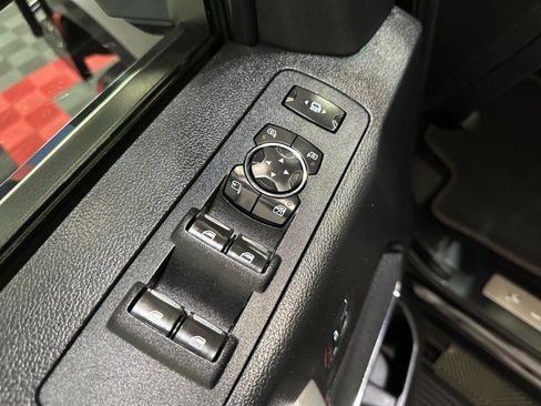 Used 2019 Ford F250 Platinum w/ FX4 Off-Road Package AWD/4WD image 56