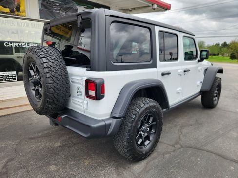 Used 2024 Jeep Wrangler Unlimited AWD/4WD image 3