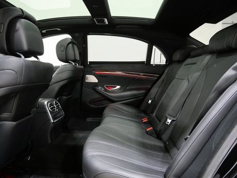Used 2014 Mercedes-Benz S 550 Sedan image 25