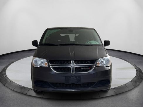 Used 2019 Dodge Grand Caravan SE w/ UConnect Hands-Free Group image 2