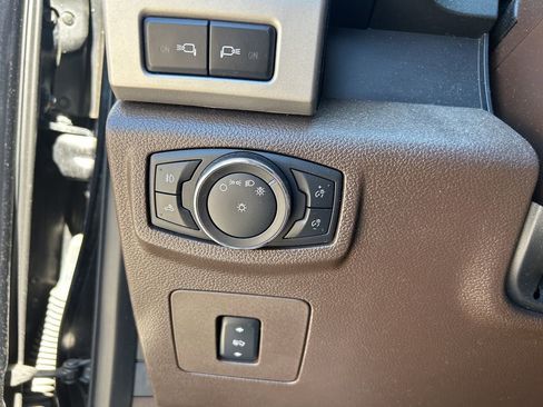 Used 2016 Ford F150 King Ranch w/ Equipment Group 601A Luxury AWD/4WD image 16