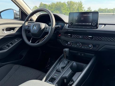 Used 2025 Honda Accord SE image 18