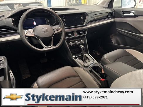 Used 2022 Volkswagen Taos SEL image 5