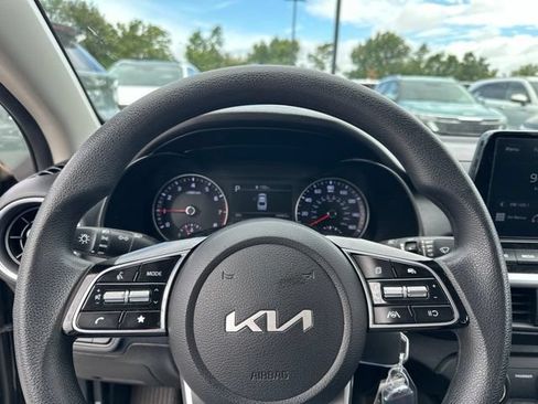 Used 2023 Kia Forte LXS FWD image 7