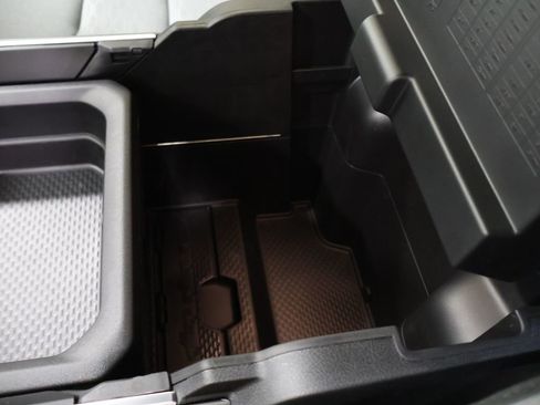 New 2026 RAM 1500 4x4 Crew Cab image 25
