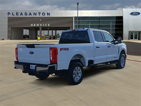Used 2024 Ford F250 XLT w/ FX4 Off-Road Package image 5