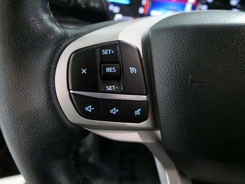 Used 2022 Ford Explorer XLT w/ Equipment Group 202A image 27