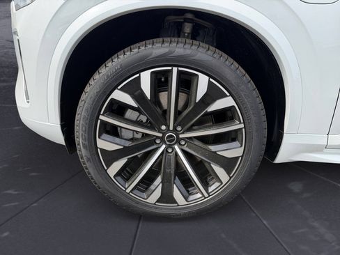 New 2026 Volvo XC90 T8 Core w/ Protection Package Premier AWD/4WD image 14