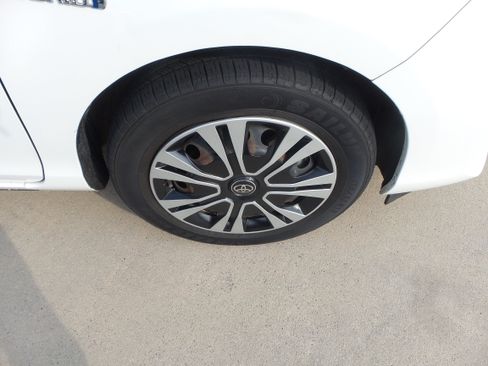 Used 2013 Toyota Prius C One FWD image 38