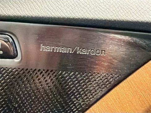 Used 2024 Volvo XC90 B5 Plus image 17