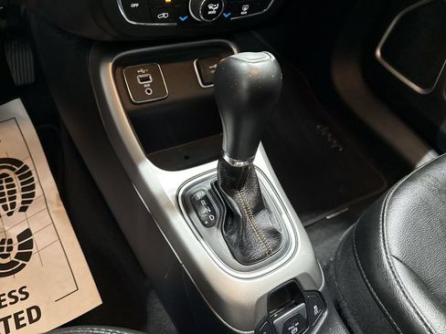 Used 2020 Jeep Compass Latitude FWD image 16