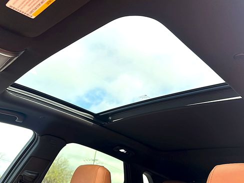 Used 2022 Cadillac XT5 Premium Luxury image 16