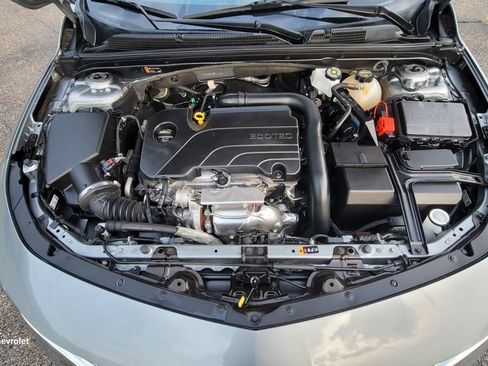 Used 2025 Chevrolet Malibu LT FWD image 17