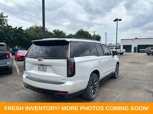 Used 2023 Cadillac Escalade Sport Platinum AWD/4WD image 3