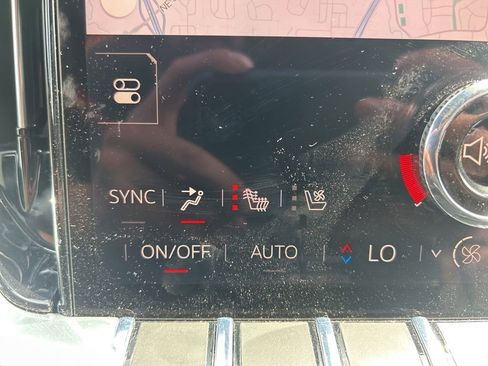 Used 2025 GMC Yukon XL Denali AWD/4WD image 28