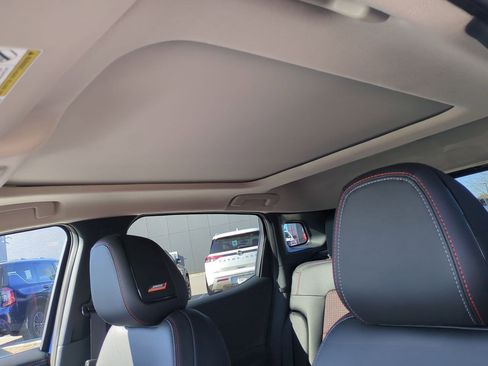 New 2026 Nissan Kicks SR w/ SR Premium Package FWD image 17