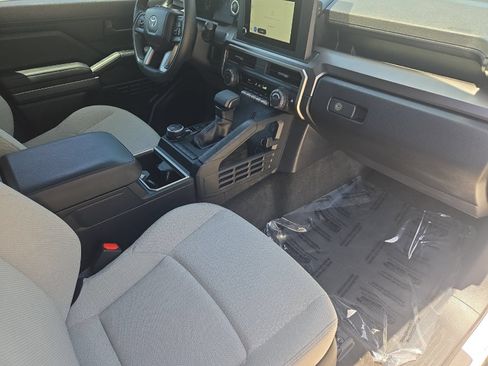 Certified 2025 Toyota 4Runner SR5 AWD/4WD image 15