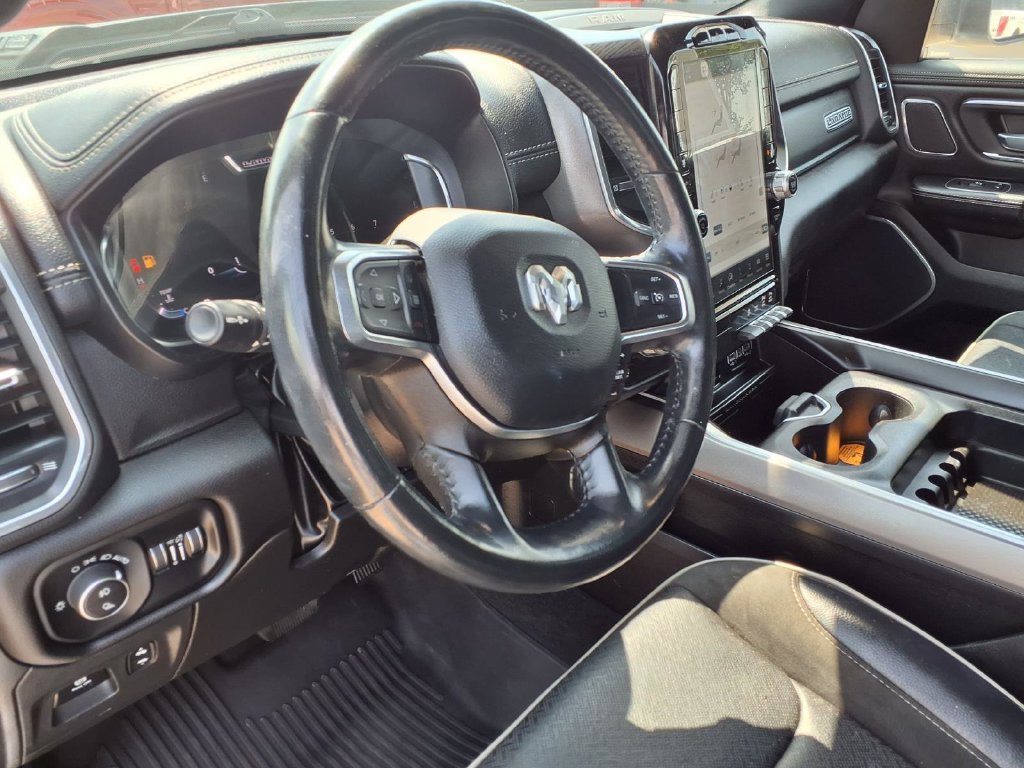Used 2023 RAM 1500 Laramie AWD/4WD image 16